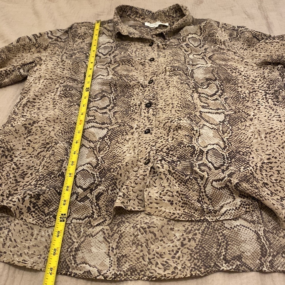 Gerard Darek Paris snake print silk button down blouse. Very good condition 40 - Picture 7 of 9